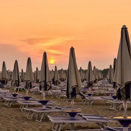 Flat With Parking Only 100m From The * Bibione