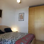 Flat With Parking Only 100m From The Lägenhet *