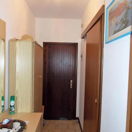 Flat With Parking Only 100m From The 비비오네