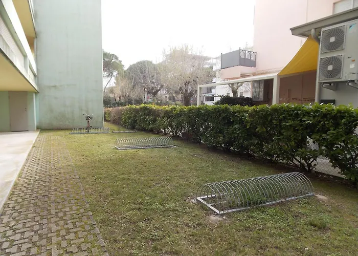 Lägenhet Flat With Parking Only 100m From The Bibione