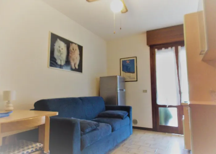 Flat With Parking Only 100m From The بيبيوني